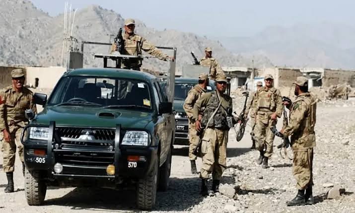 بلوچستان اور کے پی میں سیکیورٹی فورسز کی کارروائیاں، 7 دہشت گرد ہلاک