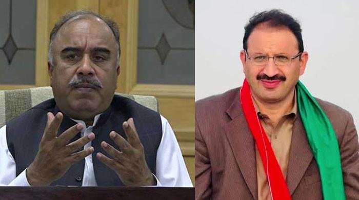 سنگین الزامات، صدر پی ٹی آئی پختونخوا جنید اکبر کی شاہ فرمان سے متعلق مبینہ آڈیو لیک