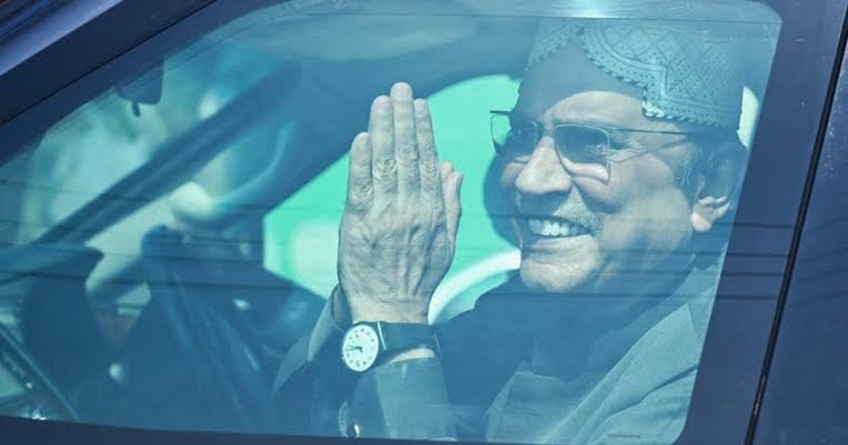 صدر مملکت آصف زرداری لندن سے پاکستان پہنچ گئے