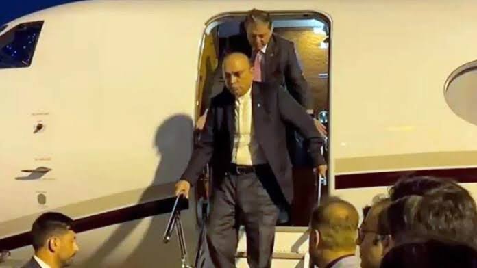 صدر مملکت آصف علی زرداری لندن پہنچ گئے، قیام دو ہفتہ طویل ہوگا