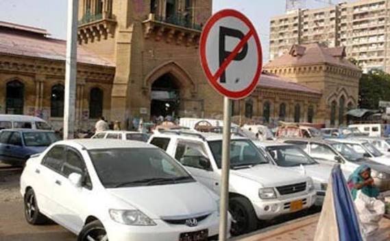 کراچی میں غیر قانونی پارکنگ اور بچت بازاروں کے خلاف کارروائی تیز کرنے کا فیصلہ