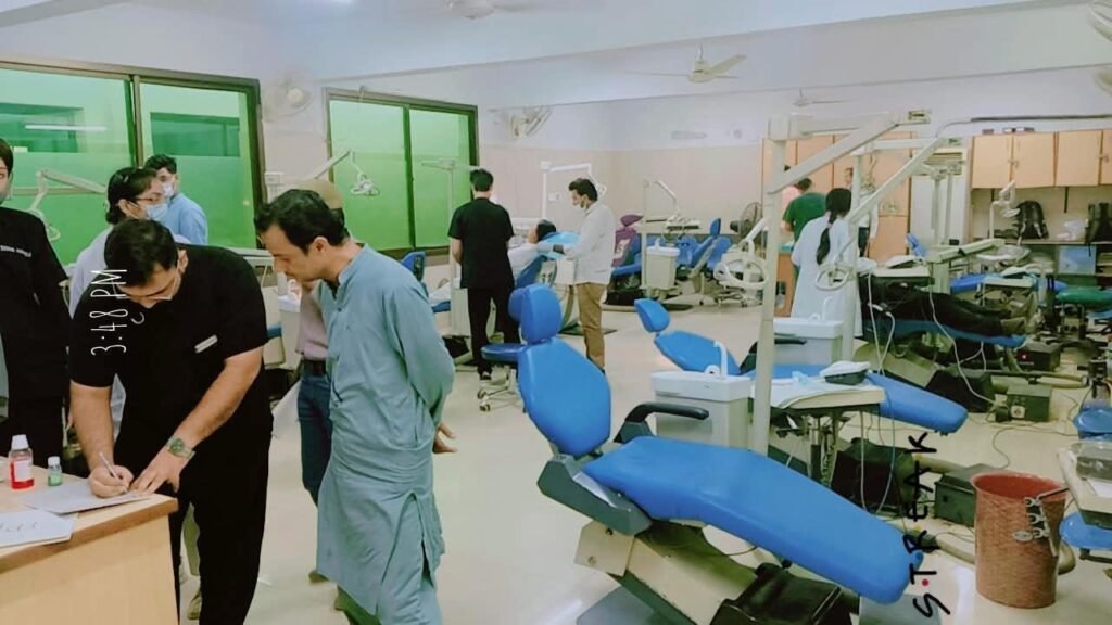 جامعہ کراچی کے غیر تدریسی ملازمین کے لیے مفت دانتوں کی صفائی کی سہولت فراہم کرنے کا اقدام
