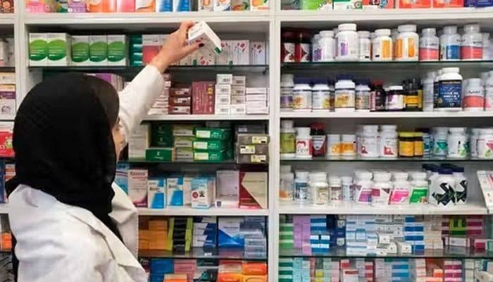 ایران میں دواؤں کی کمی تشویشناک شکل اختیار کر گئی