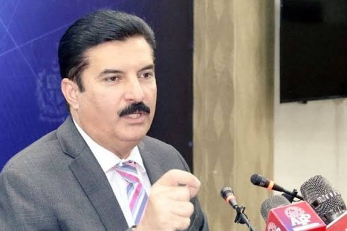 ایمرجنسی لگتی ہے تو پی ٹی آئی کیلئے میں اکیلا ہی کافی ہوں،گورنر کے پی