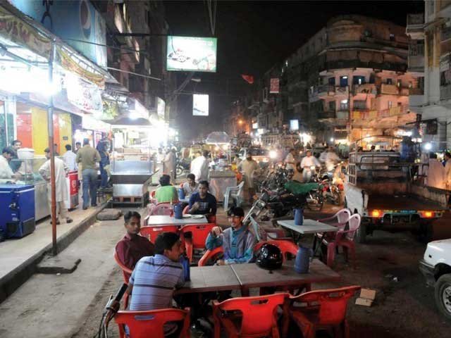 برنس روڈ پر فوڈ اسٹریٹ کے خلاف علاقہ مکین متحرک، عدالتی احکامات کے نفاذ کا مطالبہ