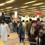 تین سال میں 18 لاکھ 71 ہزار سے زائد پاکستانی بیرون ملک چلے گئے
