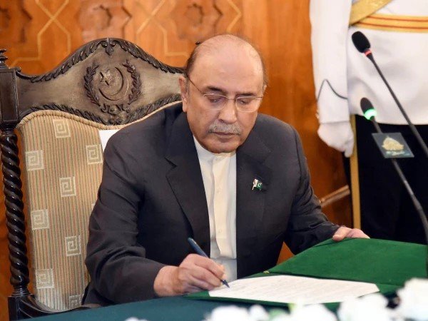 خیبر پختونخوا میں ایمرجنسی اور گورنر راج نافذ، صدر مملکت کے سمری پر دستخط
