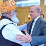 وزیراعظم کا مولانا فضل الرحمان سے ٹیلیفونک رابطہ، سیاسی صورتحال پر تبادلہ خیال