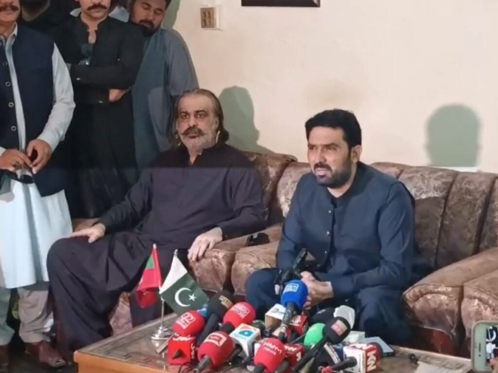 وزیرِ اعلیٰ کے پی سہیل آفریدی کے بیان پر علی امین گنڈاپور کا مبینہ آڈیو پیغام لیک